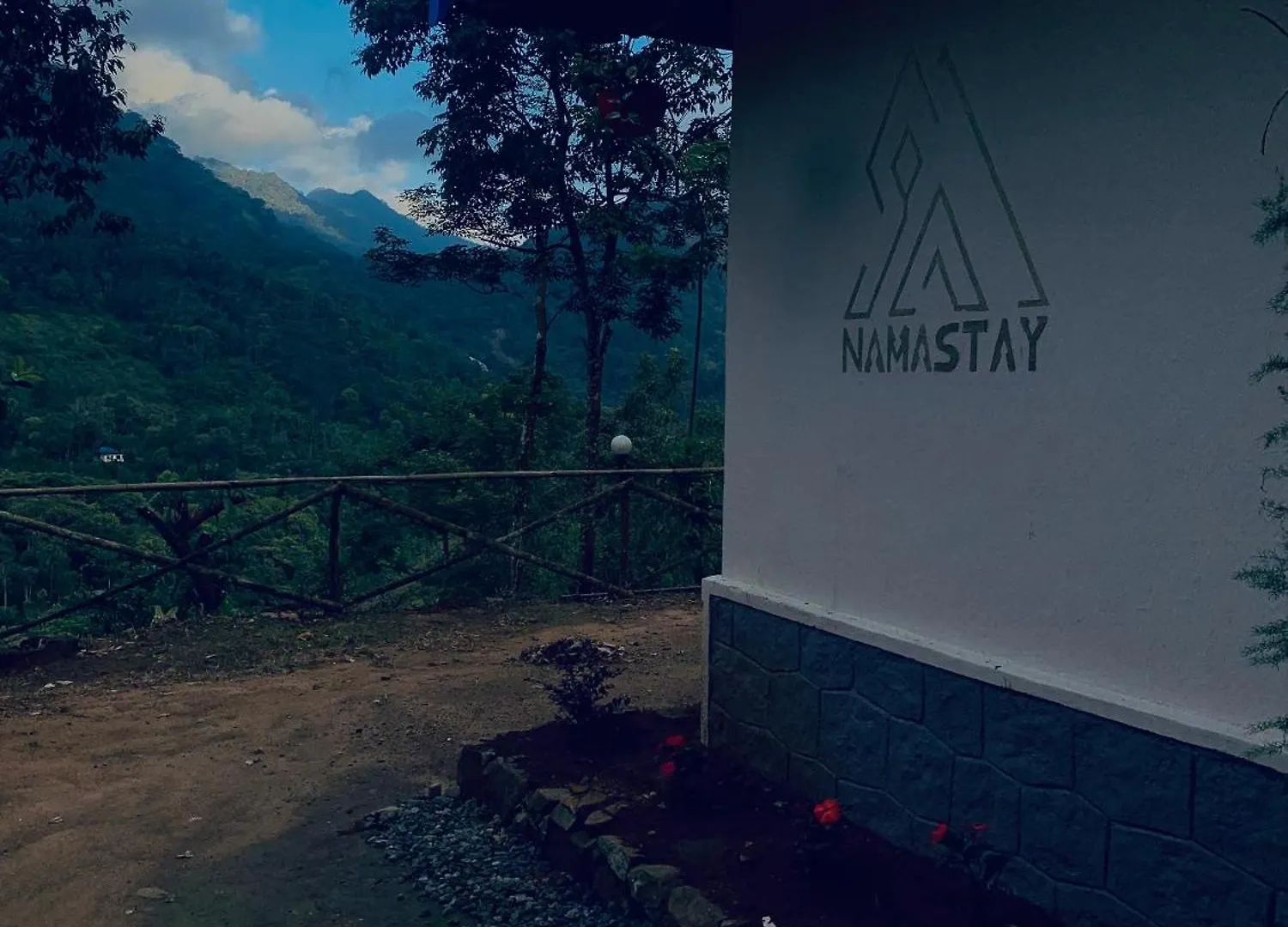 Namastay Mankulam Viripara India